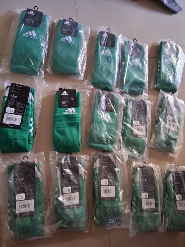 Meião adidas original. Verde.