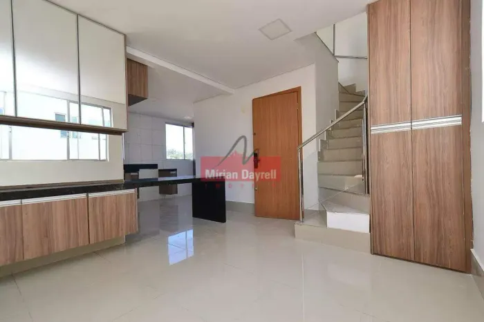 Cobertura com 3 quartos (1 suíte) no bairro Santo Antônio