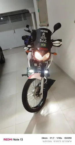 Vende-se moto Ténéré 250 ano 2011