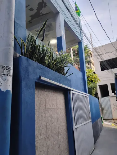 Vendo ou vendo ou trocopor sítio, ou uma casa no iterior com guintal ,!