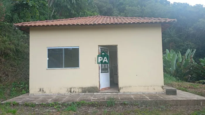 Chácara à venda com 02 quartos, 2.000 m² , Caldas/MG