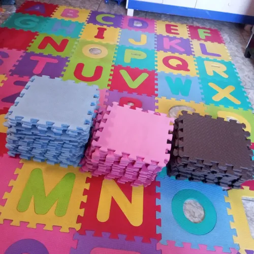 Desapego do Steven, brinquedos educativos e emborrachado de alfabeto. 