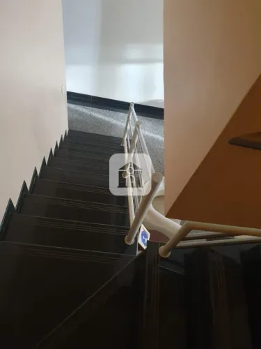 Apartamento mobiliado à venda no bairro Santa Mônica