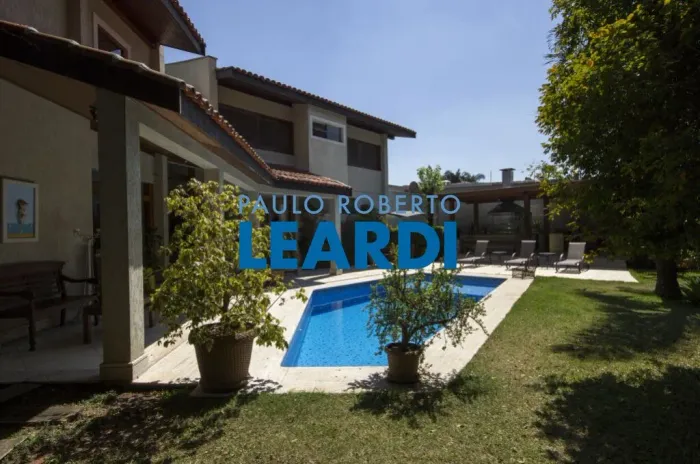 CASA ASSOBRADADA - JARDIM GUEDALA - SP