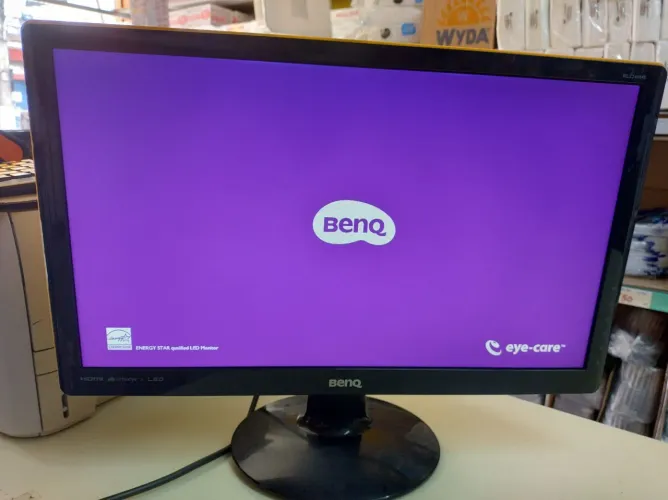 Monitor Benq para jogos e Pc cor amarela