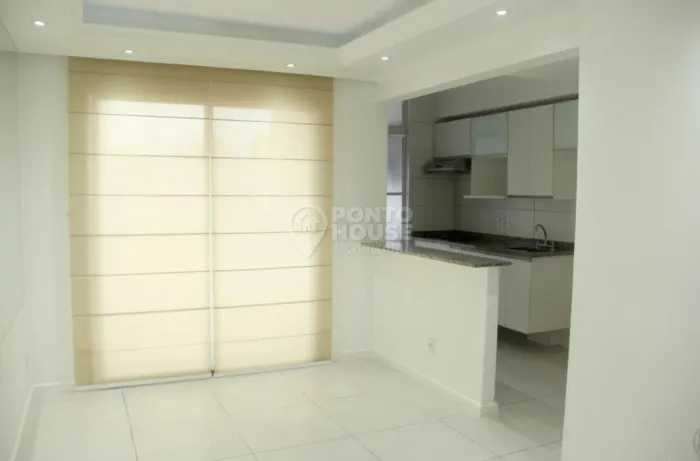 Apartamento à venda na Vila Guarani 2 dormitórios, suíte, 1 vaga e varanda