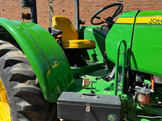 Trator JOHN DEERE 5078 E 2019