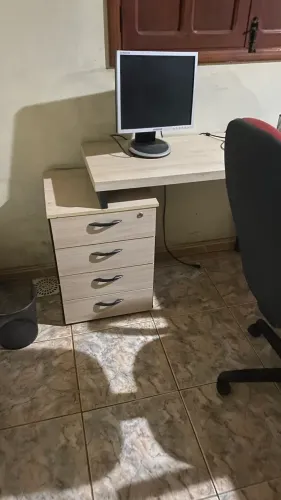 Vendo mesa para escritório