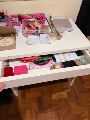 penteadeira ou mesa para escritório