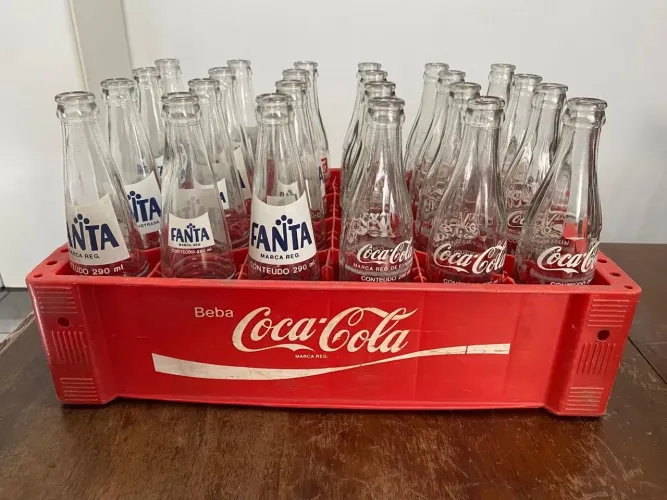 Garrafa Coca-cola e Fanta retrô