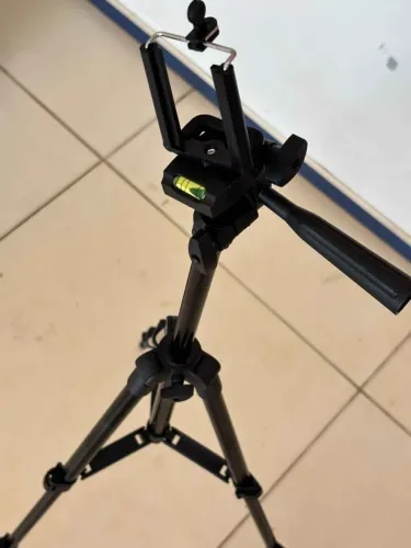 ? TRIPÉ UNIVERSAL PARA CELULAR E CÂMERA