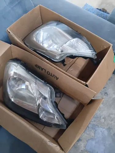 Par de farol etios 2014 usado 