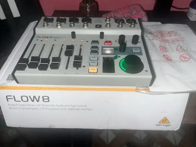 Flow 8 Bheringer Mesa digital interface
