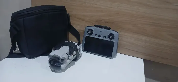 Dji mini 4 pro tela