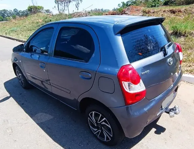 Toyota Etios X 1.3 Flex 16V 5P Mec. 2015
