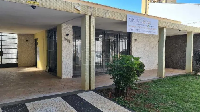 Venda de Casas / Padrão na cidade de Araraquara