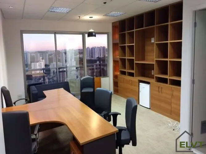 Salão Comercial em Osasco | 39m², Copa, Ar-Condicionado e Vaga de Garagem.
