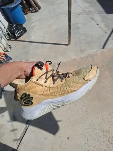 Tenis ander armour curry