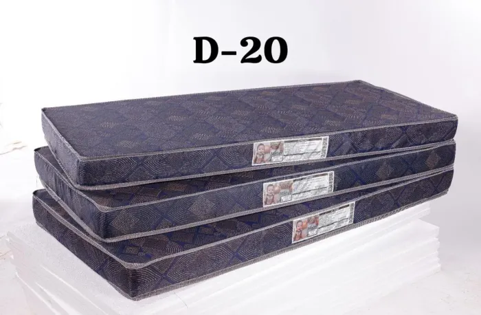 Aproveita ! Colchão Solteiro espuma D20 com 12cm altura