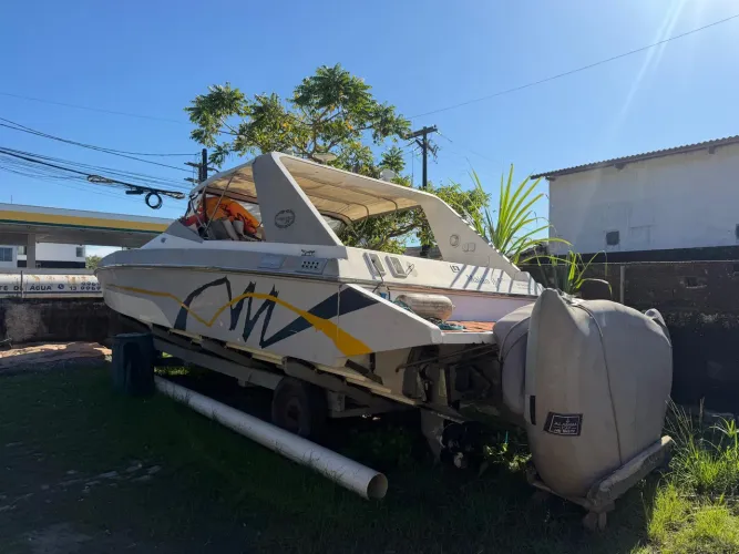 Vendo ou troco Lancha , jet, moto,carro maior ou menor valor