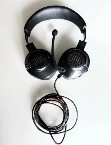 JBL QUANTUM 200 Gamer Fone com fio LED