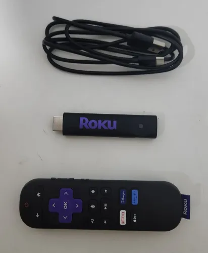 Roku Streaming Stick com controle - Usado