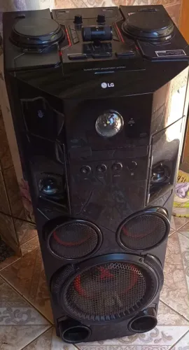 Caixa de som LG Xbom