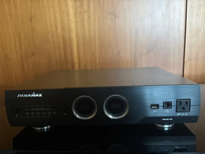 Panamax M5300-PM