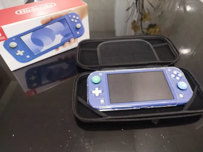 Nintendo Switch Lite com acessórios