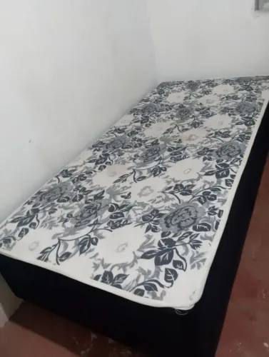 Vendo duas camas box de solteiro 150,00 cada uma ou troco as duas por uma box de casal...