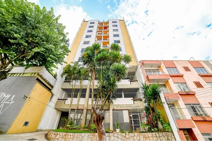 Cobertura Exclusiva com Vista Livre, Piscina e churrasqueira no Centro de Juiz de Fora