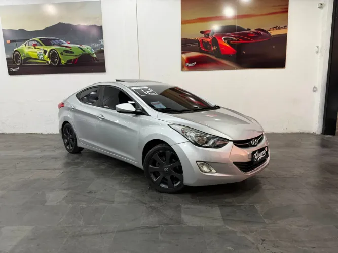 Hyundai Elantra GLS 1.8 16V 2012