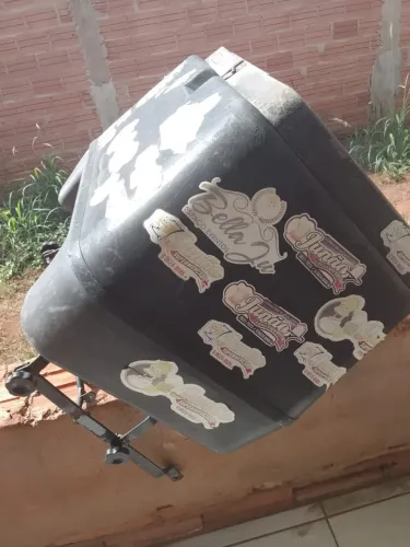 Vendo baú grande de moto