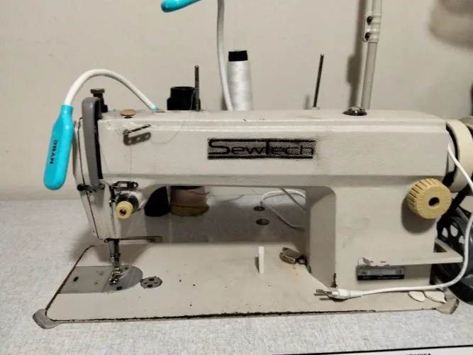 Vendo máquina  industrial reta