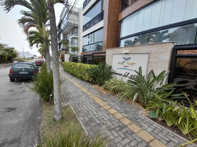 Celso Imóveis Prime vende excelente apartamento entre a lagoa e o mar
