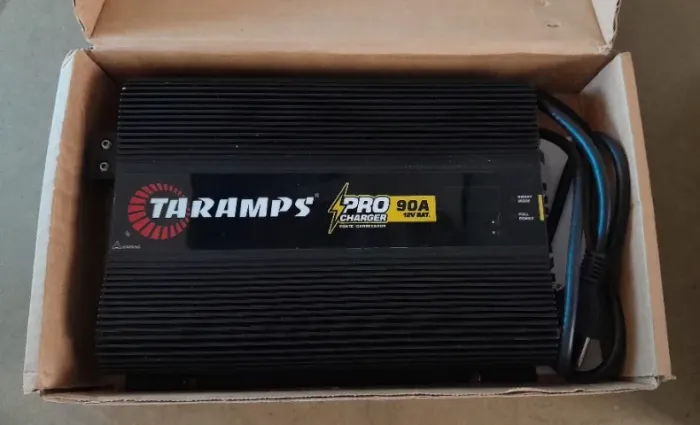 Fonte Automotiva Taramps Pro Charger 90 Amperes
