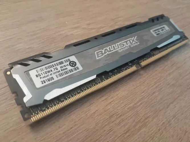 Memória RAM Ballistix Sport DDR4 4Gb seminova