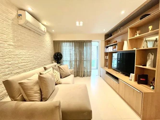 Excepcional apartamento de 2 quartos com duas suítes em um dos melhores condomínios da Pe