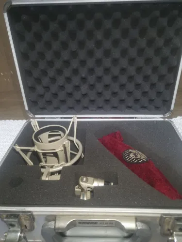 V/T Shure KSM44 Condensador Profissional - Kit Completo (Maleta + Shockmount)