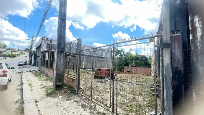 Vendo terreno na Av. Margarita 