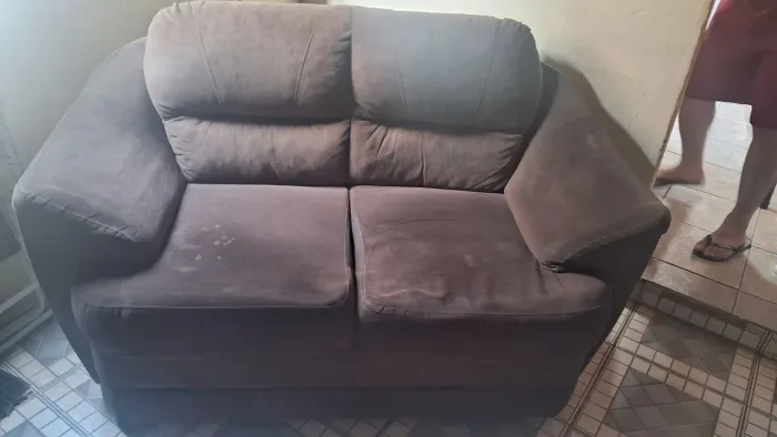sofa de 2 lugares pra refomar