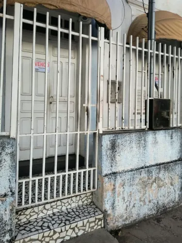 Abaixei$...Casa na Major Gama esquina Dom Aquino no CENTRO ... OPORTUNIDADE.