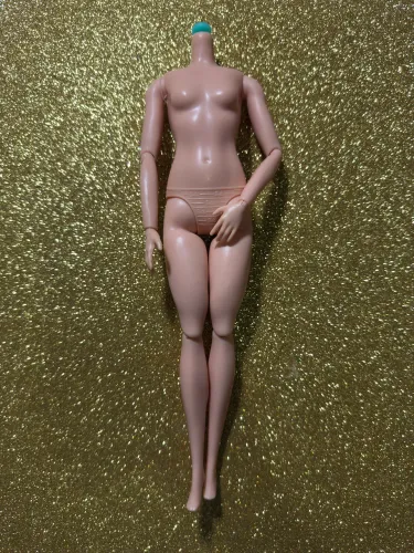 Corpo de Barbie raquelle
