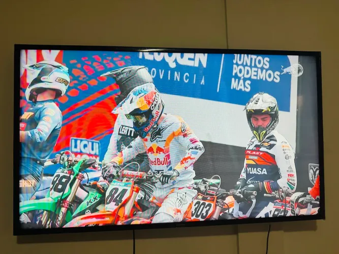  Smart TV LED de 48 polegadas com resolução Full HD 