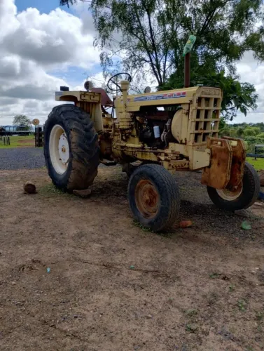 Trator CBT 2070 