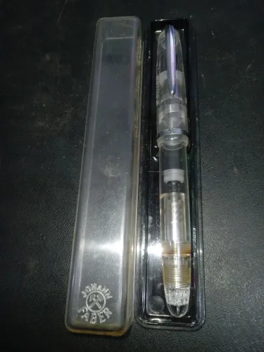 Caneta estudante Johann Faber-Castell, demonstrator