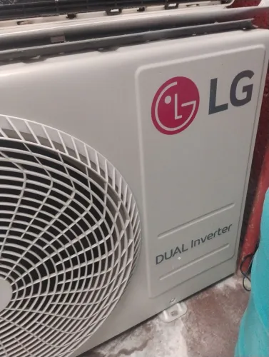 Vendo ar condicionado semi novo 5 mês de uso quente e frio 