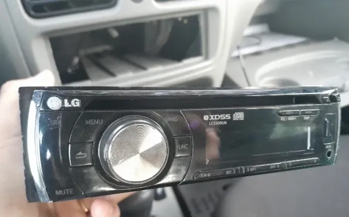 Ródio automotivo LG