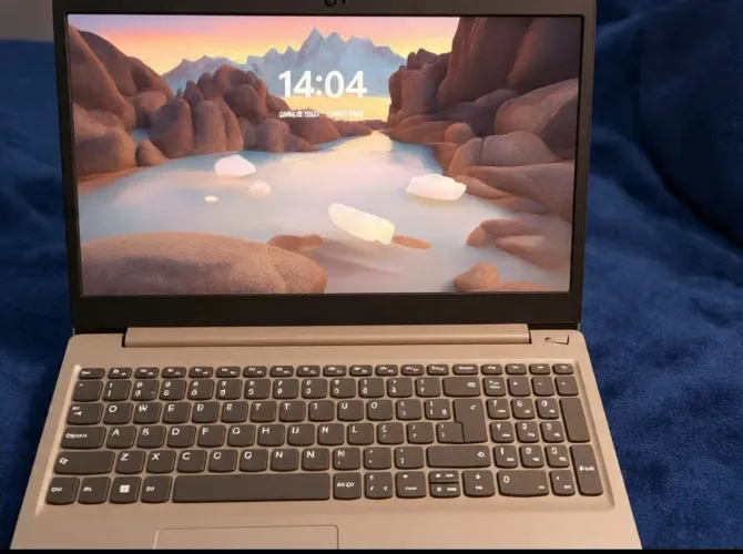 Notebook Lenovo i3 8130u 4gb ram
