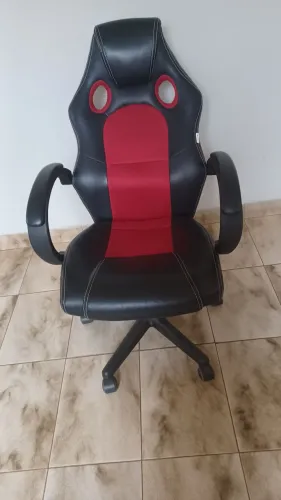 Cadeira Presidente Gamer em couro PU preta com vermelho Pelegrin